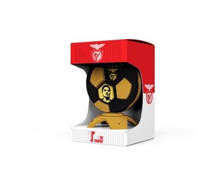 Eusébio ONE TROPHY Preto e Dourado