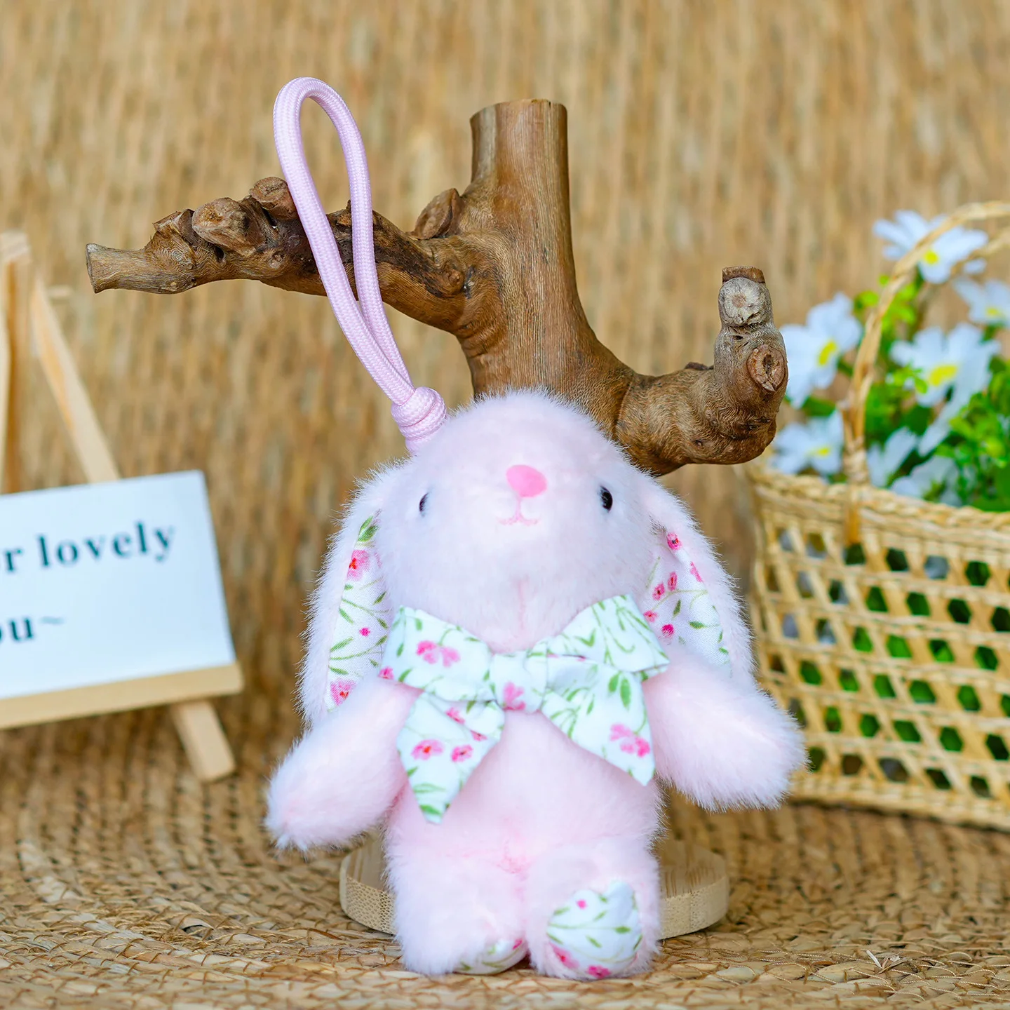 Chaveiro de Pelúcia de Coelho com Laço de Flor Rosa, 12 Cm, para Bolsa Ou Acessório. MDUG