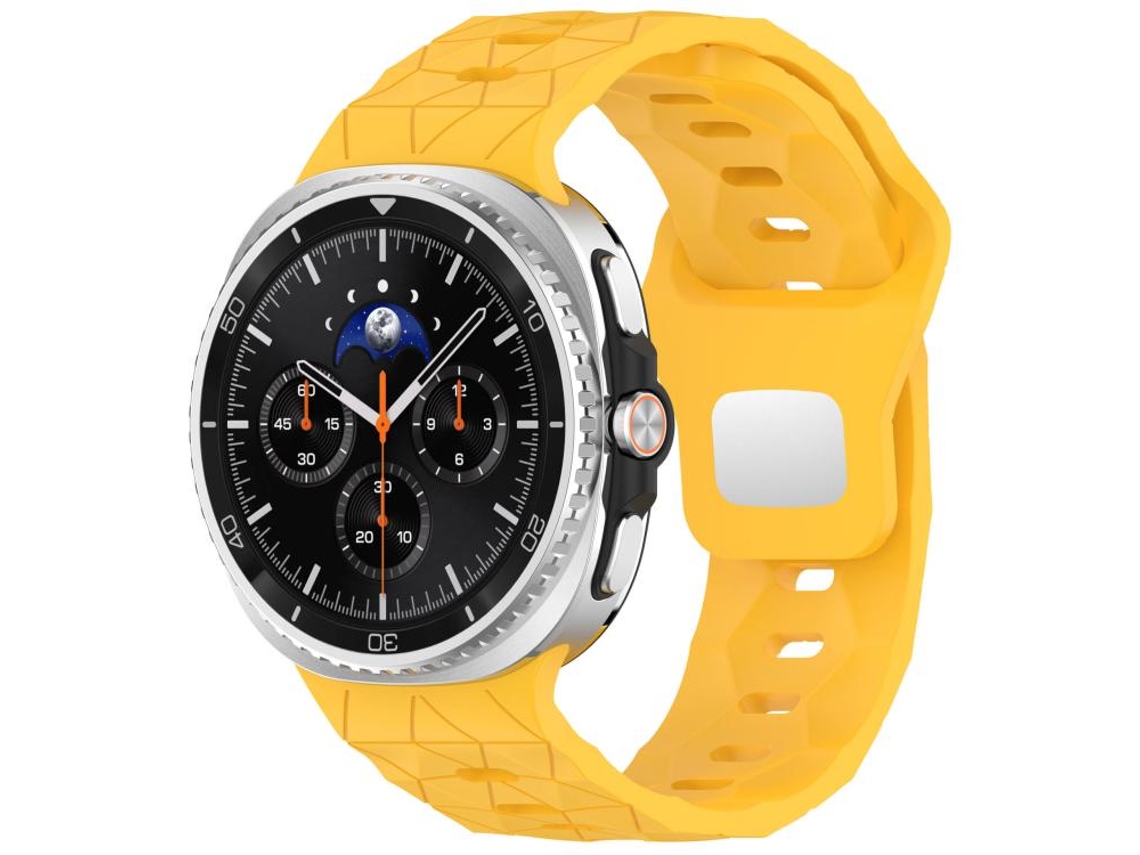Bracelete para Samsung Galaxy Watch 8/8 Classic Silicone com Textura de Futebol Clássica e Fivela Reversa em Aço Amarela XIAOMOYU