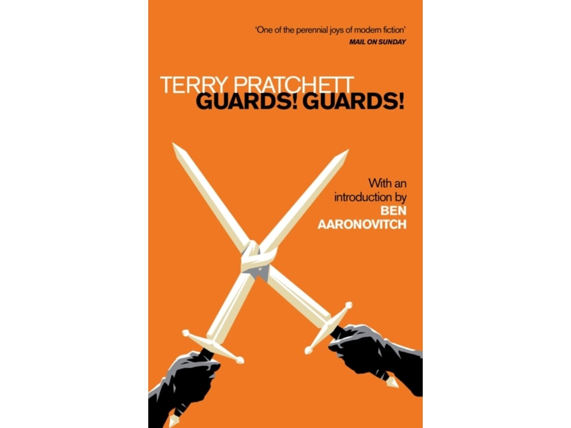 Livro Guards Guards de Terry Pratchett (Inglês)
