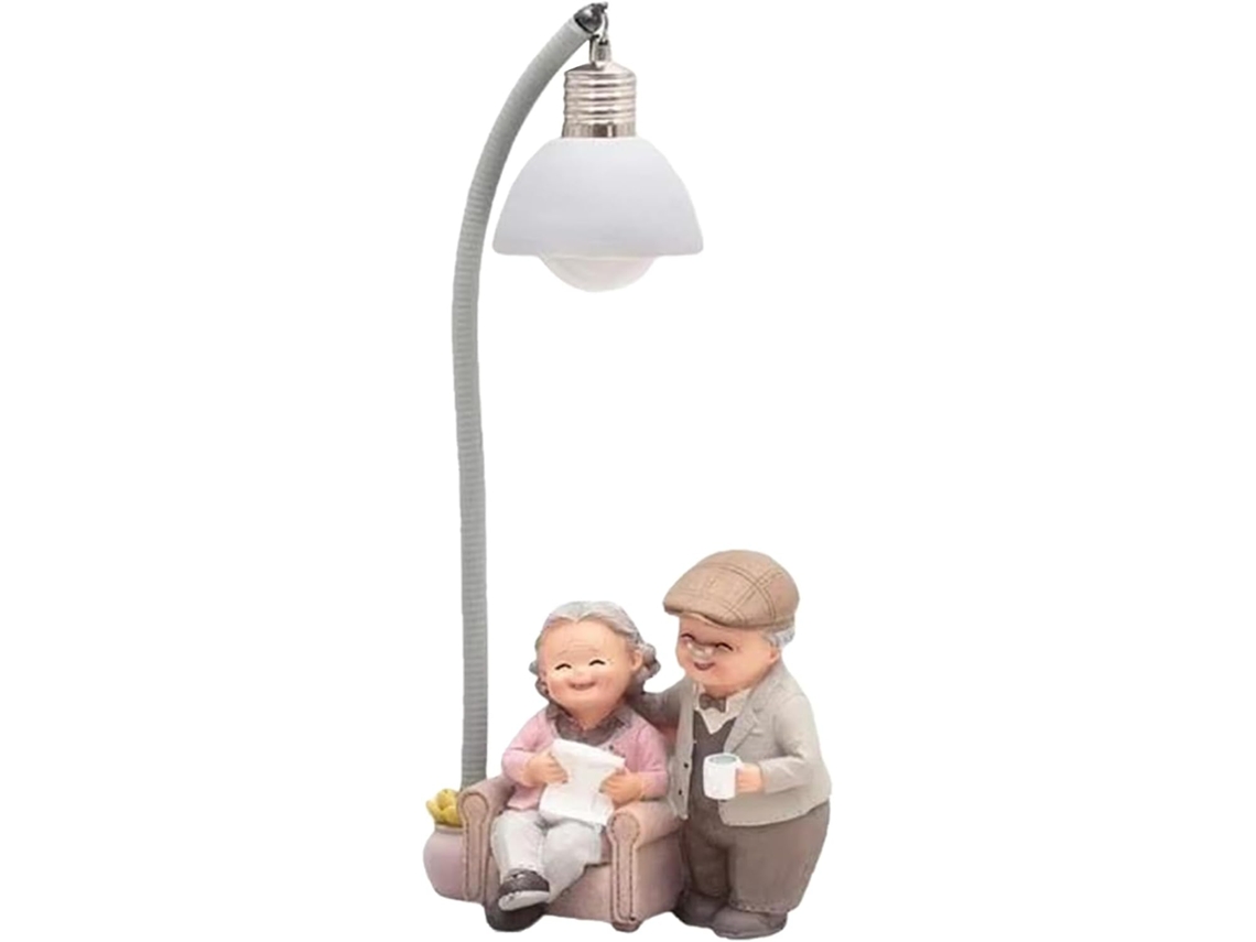 Decoração De Mesa Com Estatueta De Avós