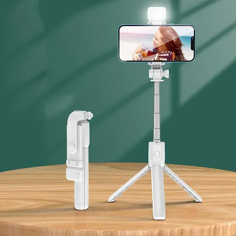 Bastão de Selfie AQUAFORGE Telescópico com Controle Remoto Bluetooth