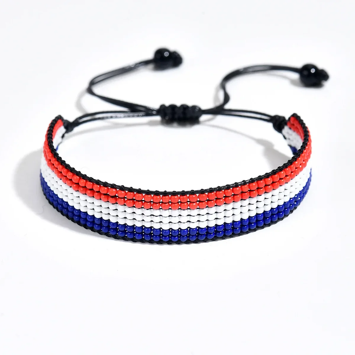 Pulseira De Miçangas Tecidas À Mão Com Design Geométrico Boêmio.