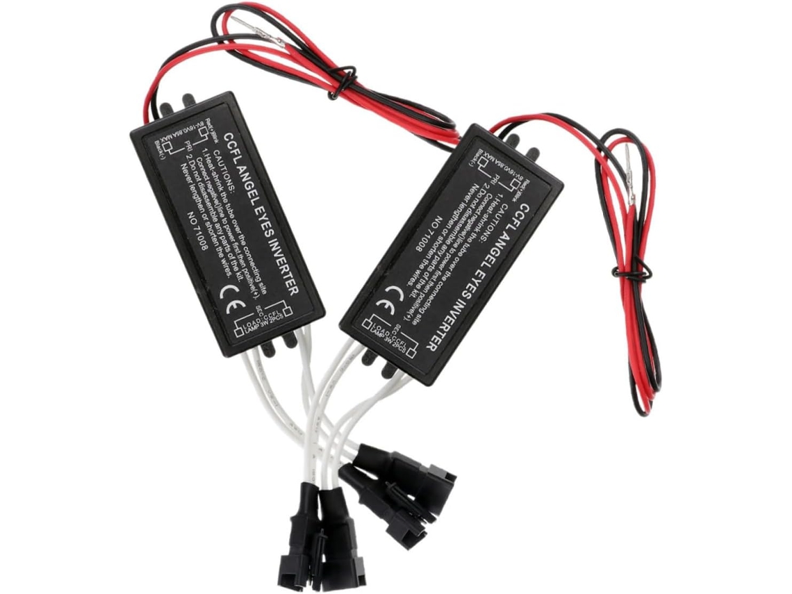 Adaptador de energia inversor de 12V para uso em carros.