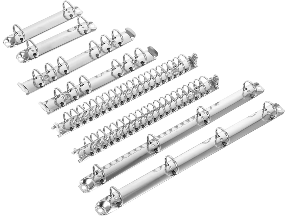Conjunto de pastas com argolas metálicas, fixação resistente, ideal para decoração e organização escolar.