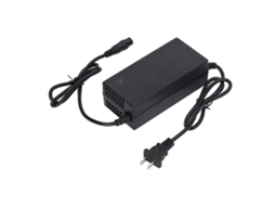 Carregador universal inteligente de baterias de lítio de 36 V 2 A 90 W para veículos elétricos e motocicletas elétricas.