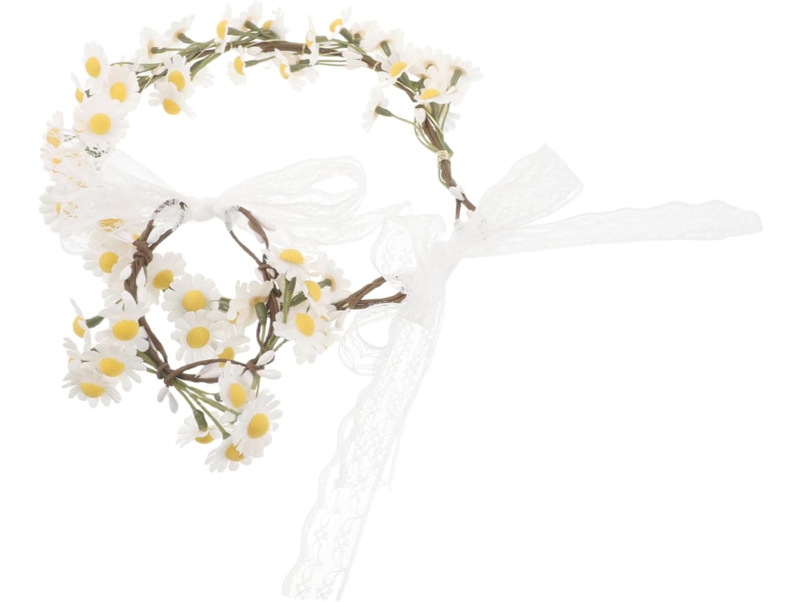 Coroa De Flores E Pulseira Com Margaridas Artificiais Como Acessórios.