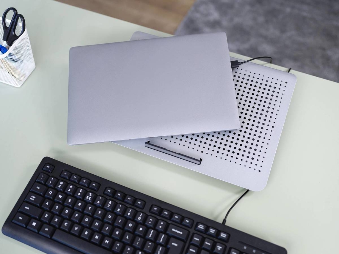 Base para Portátil TRUST Exto Laptop Cooling Stand Eco Prateado Worten.pt