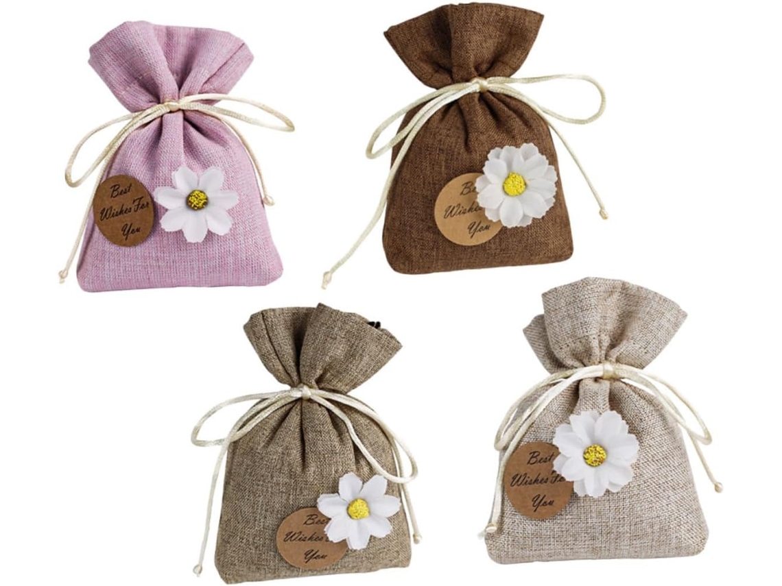 Conjunto de 4 sachês perfumados para aromatizar o ar do carro e da casa.
