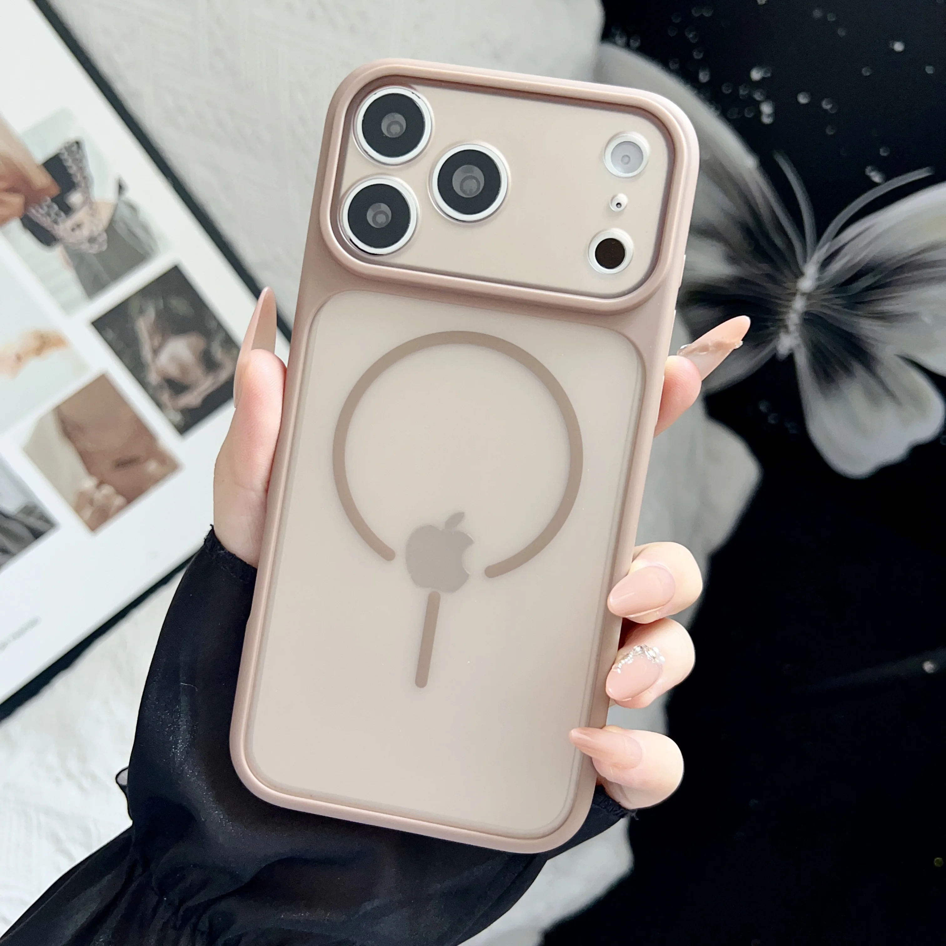 Capa Protetora Semitransparente À Prova De Choque Com Função Magnética (iphone 14 Pro Max).