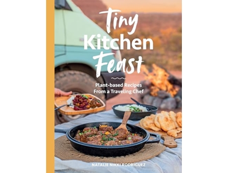 Livro Tiny Kitchen Feast de Natalie Rodriguez (Inglês)