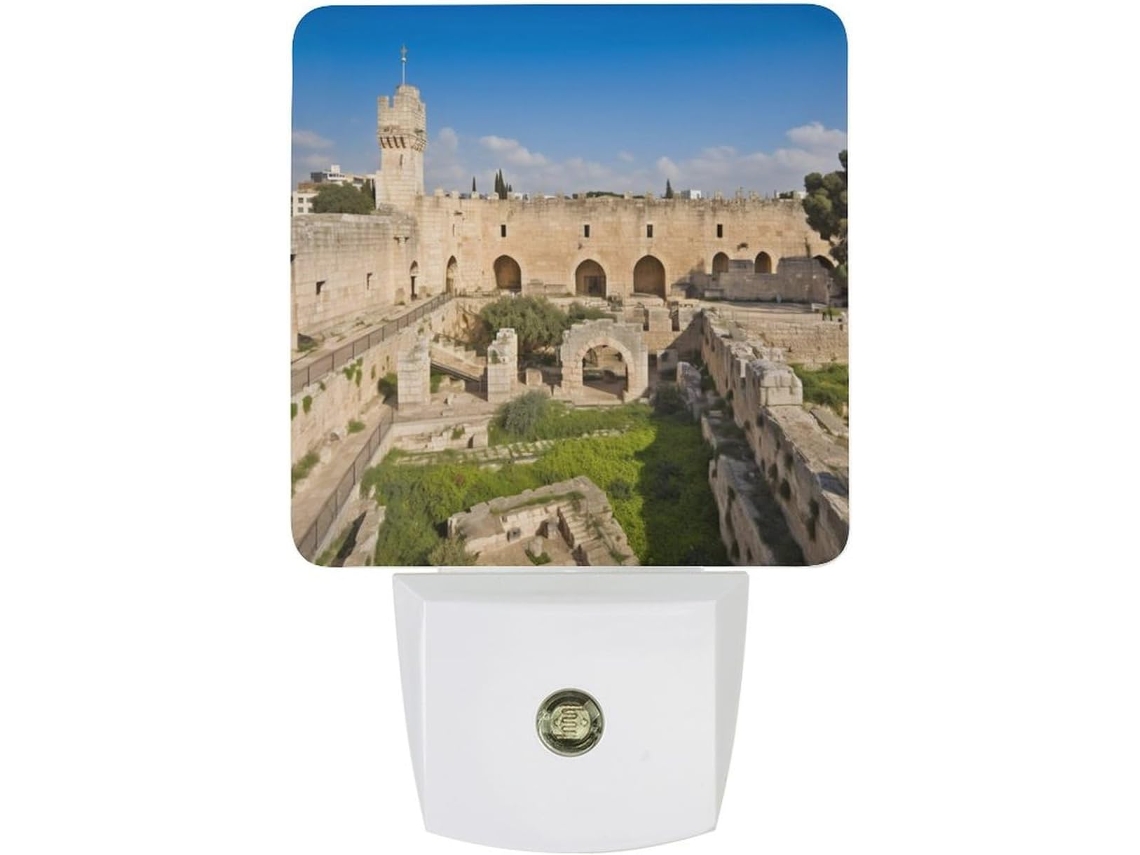 Iluminação noturna com sensor inspirada na Torre Davi, em Israel. Iluminação LED branca e baixo consumo.
