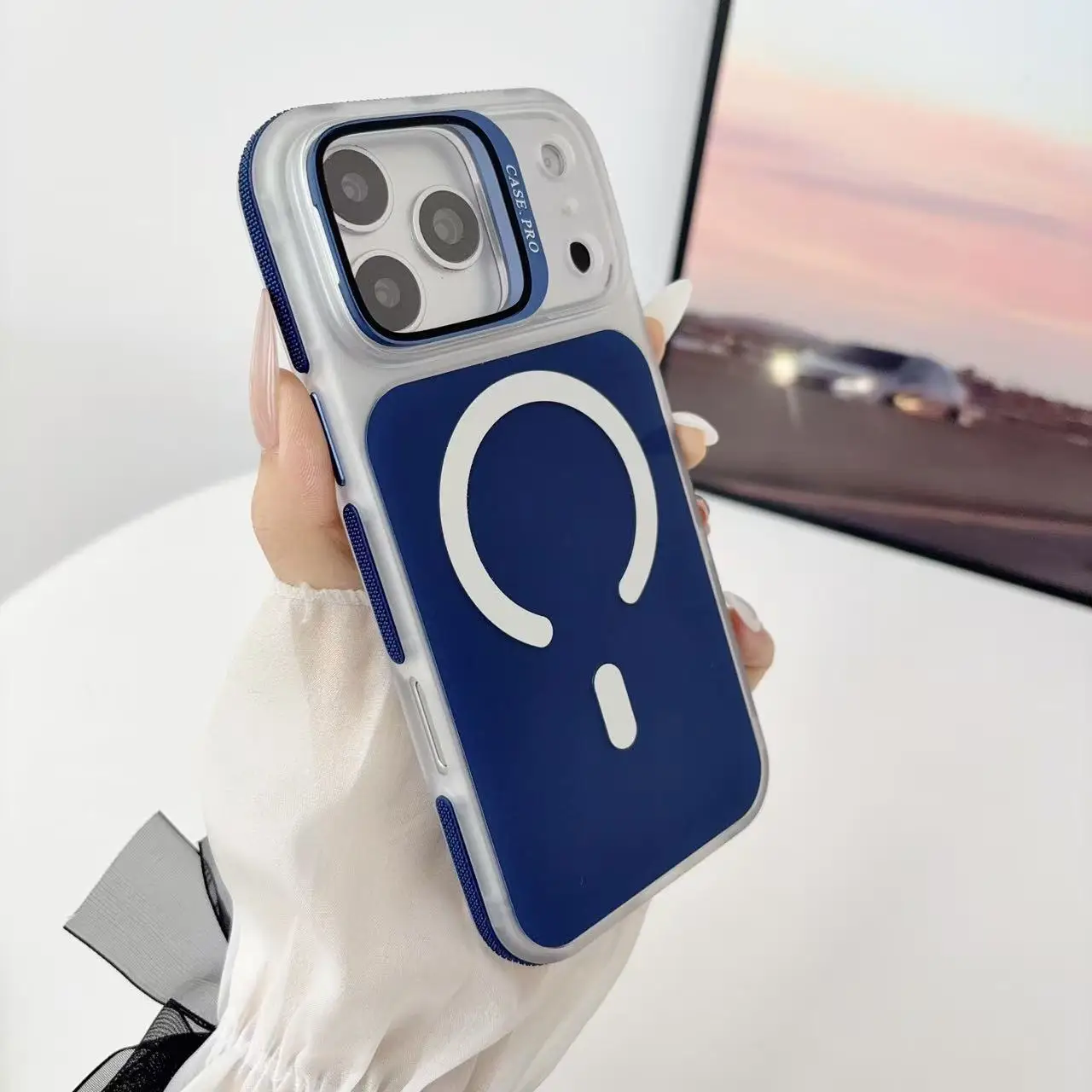 Capa Protetora Com Lente De Vidro Fosco E Resistente A Impactos (para Iphone 15 Azul) Magsafe