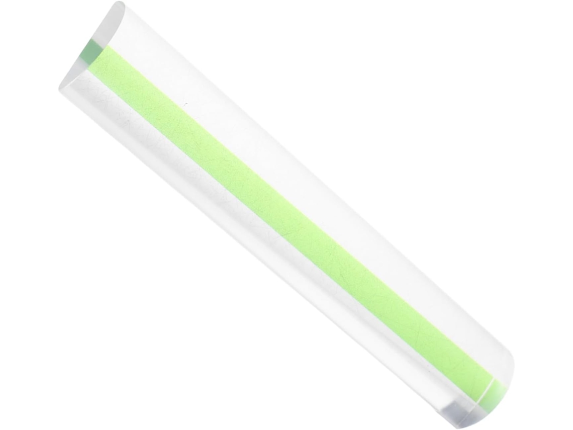 Régua genérica de acrílico verde com lupa de 6x para leitura.