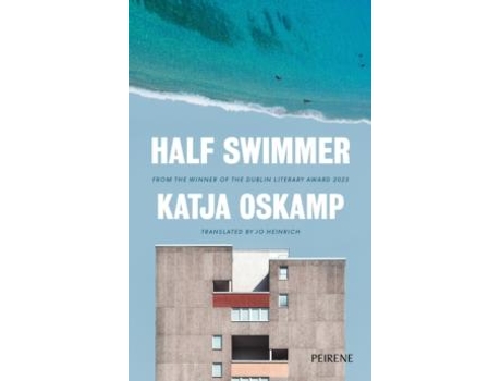Livro Half Swimmer de Katja Oskamp (Inglês)