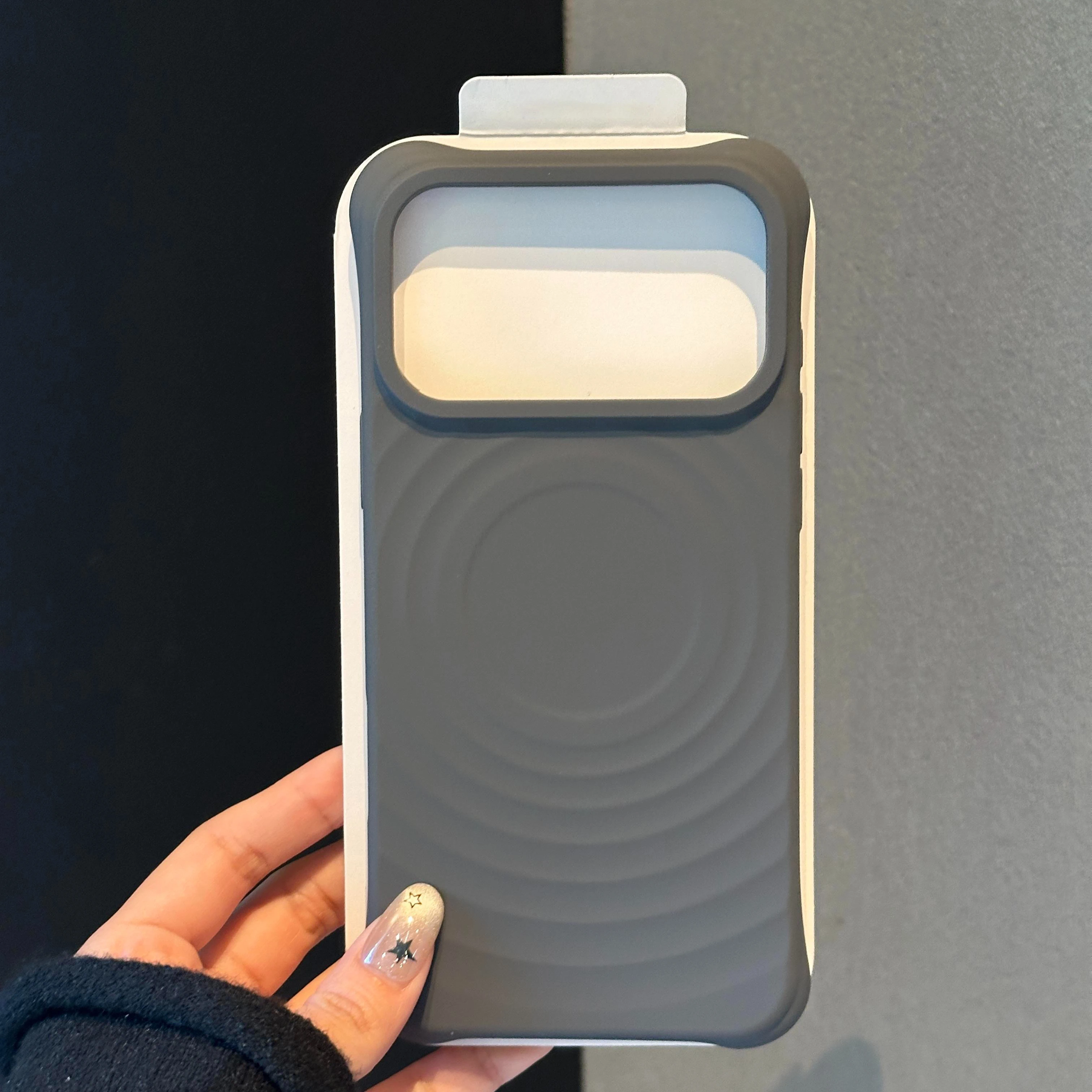 Capa Magnética De Silicone Líquido Corrugado Para Iphone 16 Pro Max (cinza)