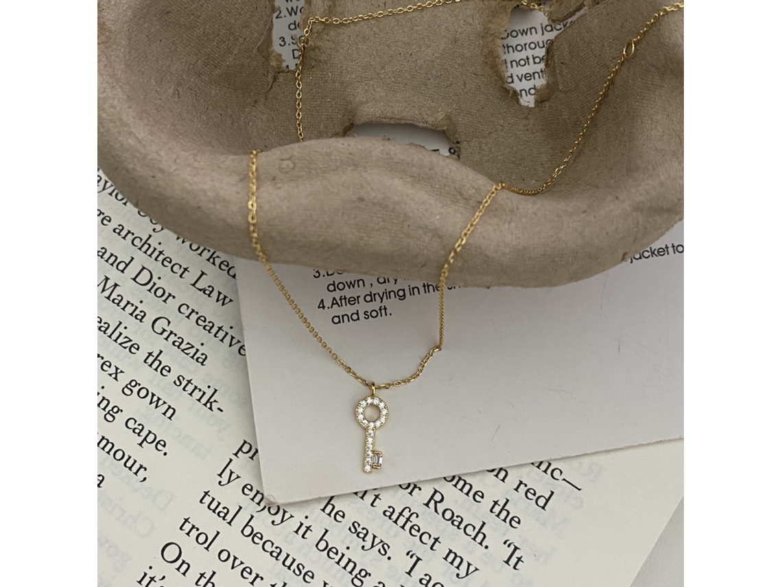 Colar Mini Chave da Sorte em Prata de Lei 925 com Zircônias Incrustadas, Design Luxuoso e Brilhante MDUG