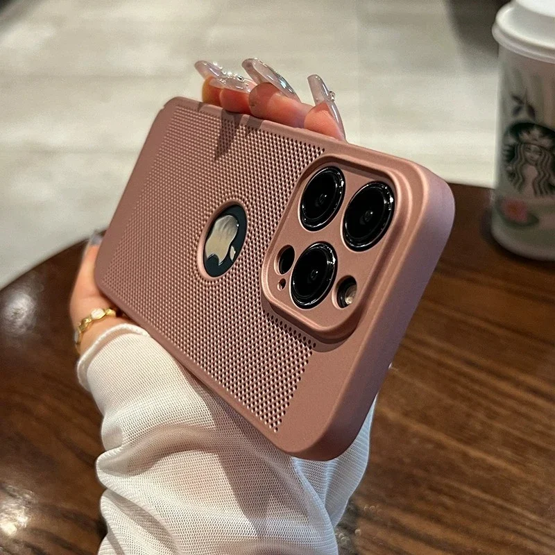 Capa Para Iphone 11 Pro Rosa Com Dissipação De Calor E Estrutura Rígida Em Policarbonato Perfurado.