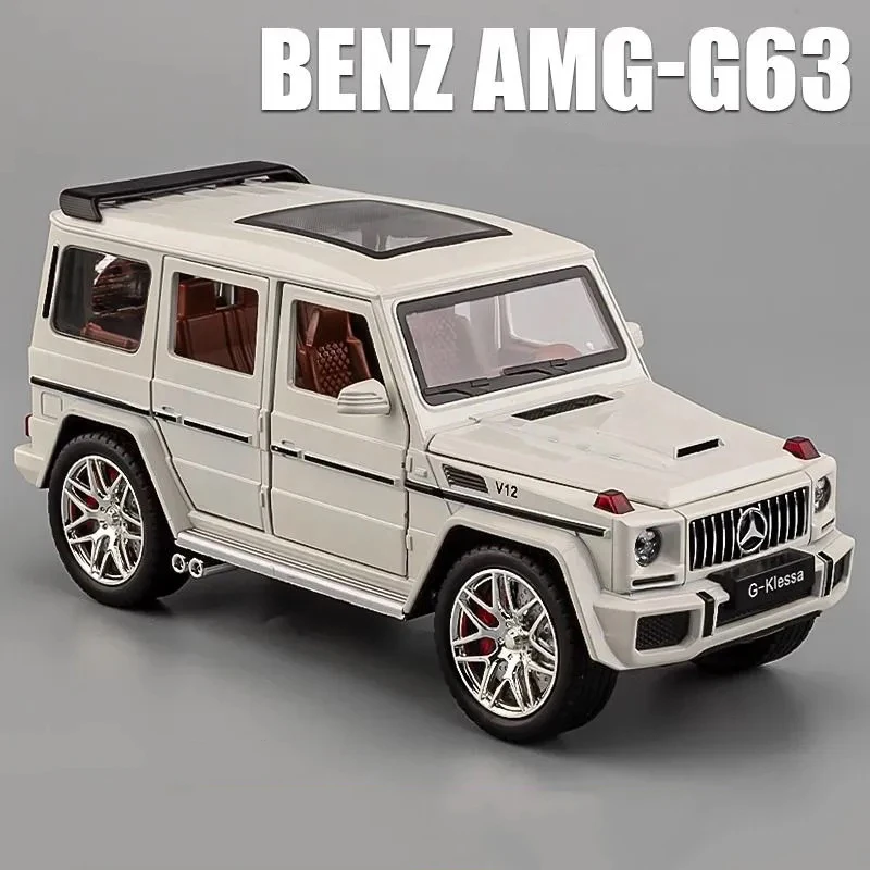 (branco) Miniatura De Carro Em Metal Fundido Na Escala 1:24 Com Efeitos De Som E Luz.