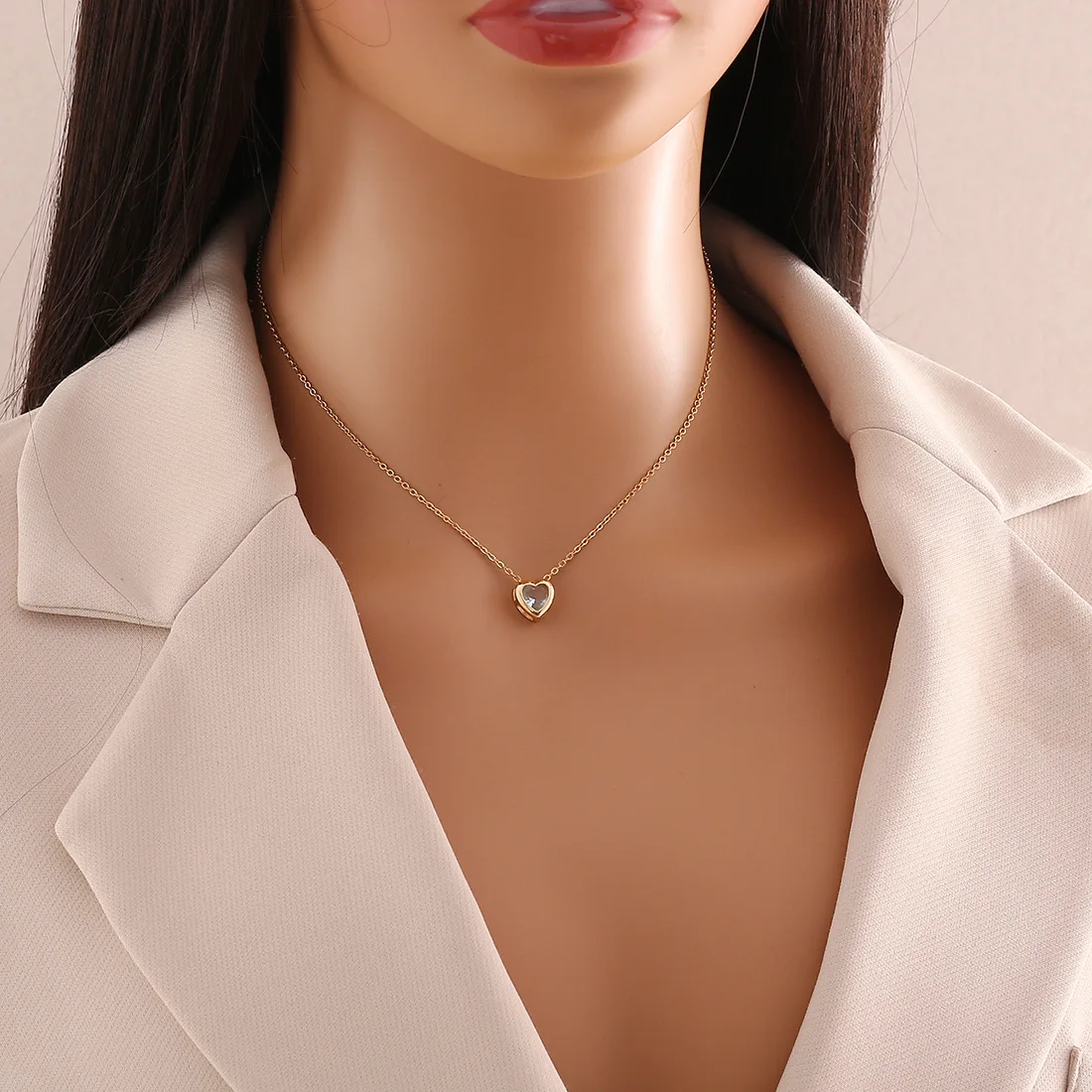 Colar com Pingente em Formato de Coração Cravejado com Zircônias, Corrente em Aço Inoxidável Banhado a Ouro MDUG (azul)