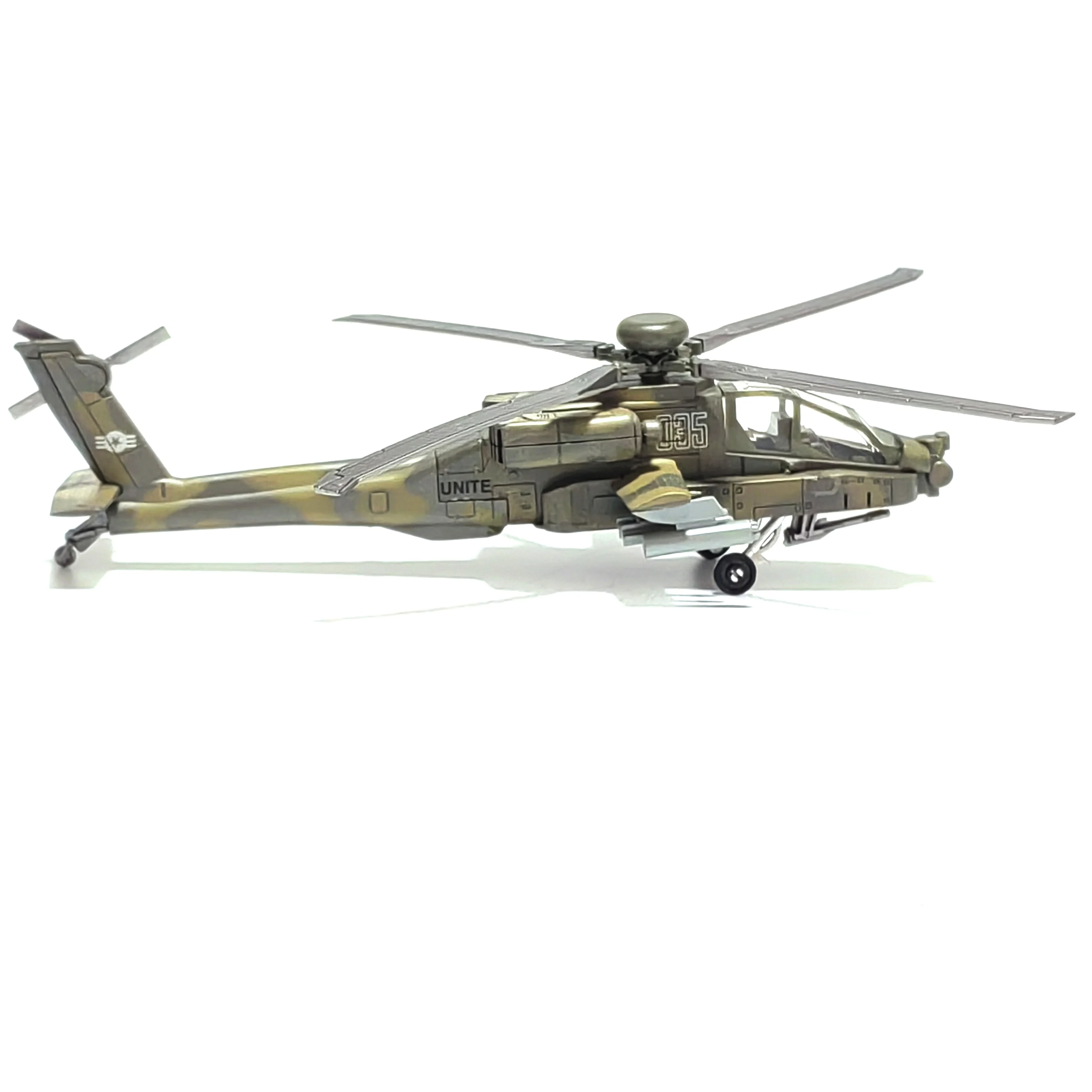 Modelo De Montagem Em Plástico, Na Escala 1/72, De Um Helicóptero Armado, Uma Aeronave Militar.
