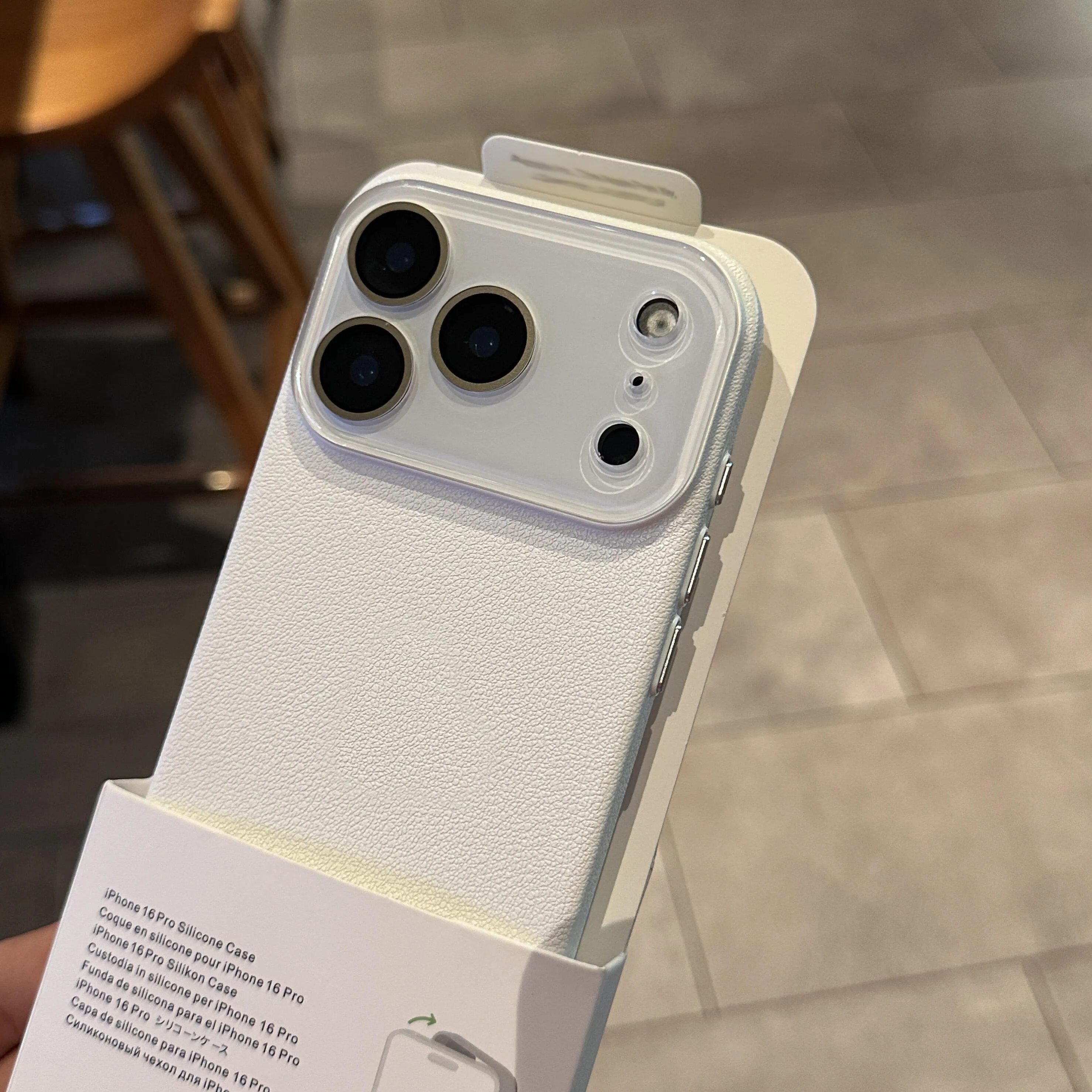 (iphone 12 Pro Branco) Capa Protetora De Silicone Com Textura De Couro Para Proteger A Lente De Vidro Da Câmera.
