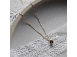 Colar com Pingente de Prata de Lei 925 e Zircônia Vermelha Granada Estilo Vintage e Requintado. MDUG