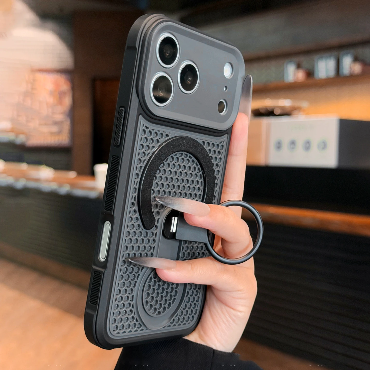Capa Protetora Para Iphone 17 Pro Max Com Anel De Resfriamento E Design Em Formato De Colmeia.