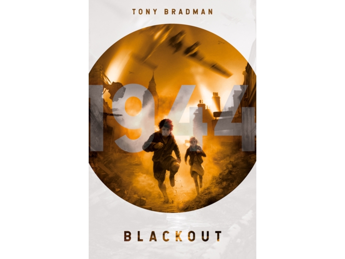 Livro Blackout! de Tony Bradman (Inglês)