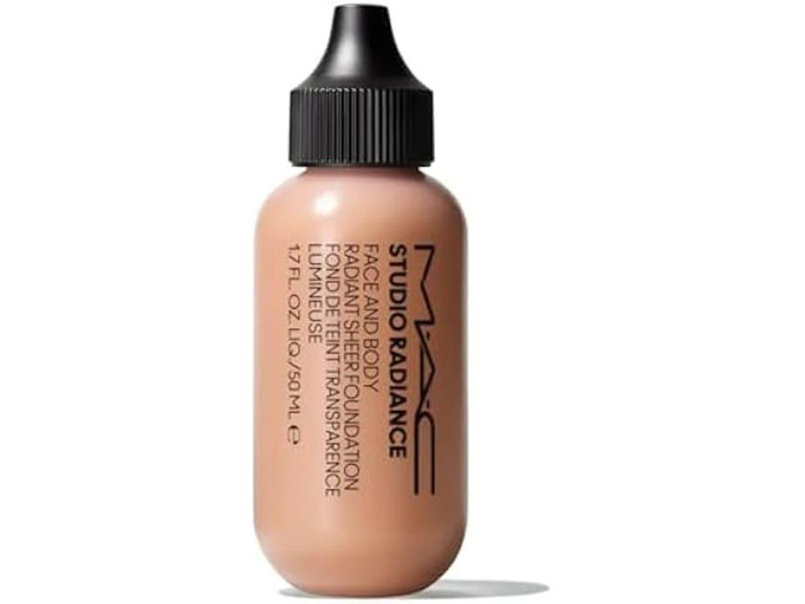 Base Mac Studio Radiance W7 50 Ml Para Todos Os Tipos De Pele