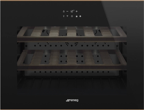 Cave de Vinho Encastre SMEG Dolce Stil Novo CVI618LWNR2 (18 Garrafas - Preto) — Garrafeira de encastre em parede, vidro preto, acabamento em cobre, porta não reversível c/ dobradiças à esquerda. Comandos Touch Control. Wi-fi e App SmegConnect. Bloqueio de comandos p/ segurança das crianças.