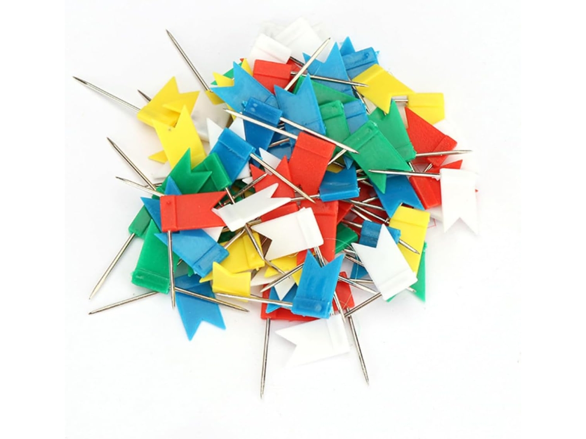 Pacote com 160 tachinhas em formato de bandeira, ideal para marcar mapas decorativos em trabalhos manuais com plástico e metal.