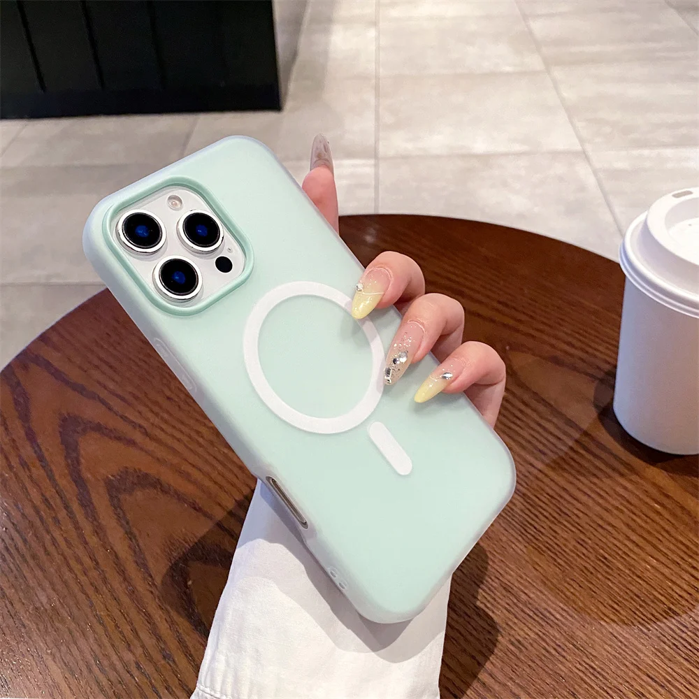 Capa Fosca Para Iphone (iphone 11, Verde Claro) Com Carregamento Sem Fio Magsafe E Proteção Magnética.