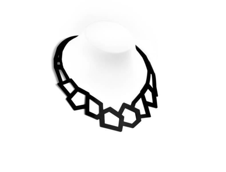 Colar Pentágono - APARA - Preto - Mulher - Comprimento ajustável - Silicone mineral