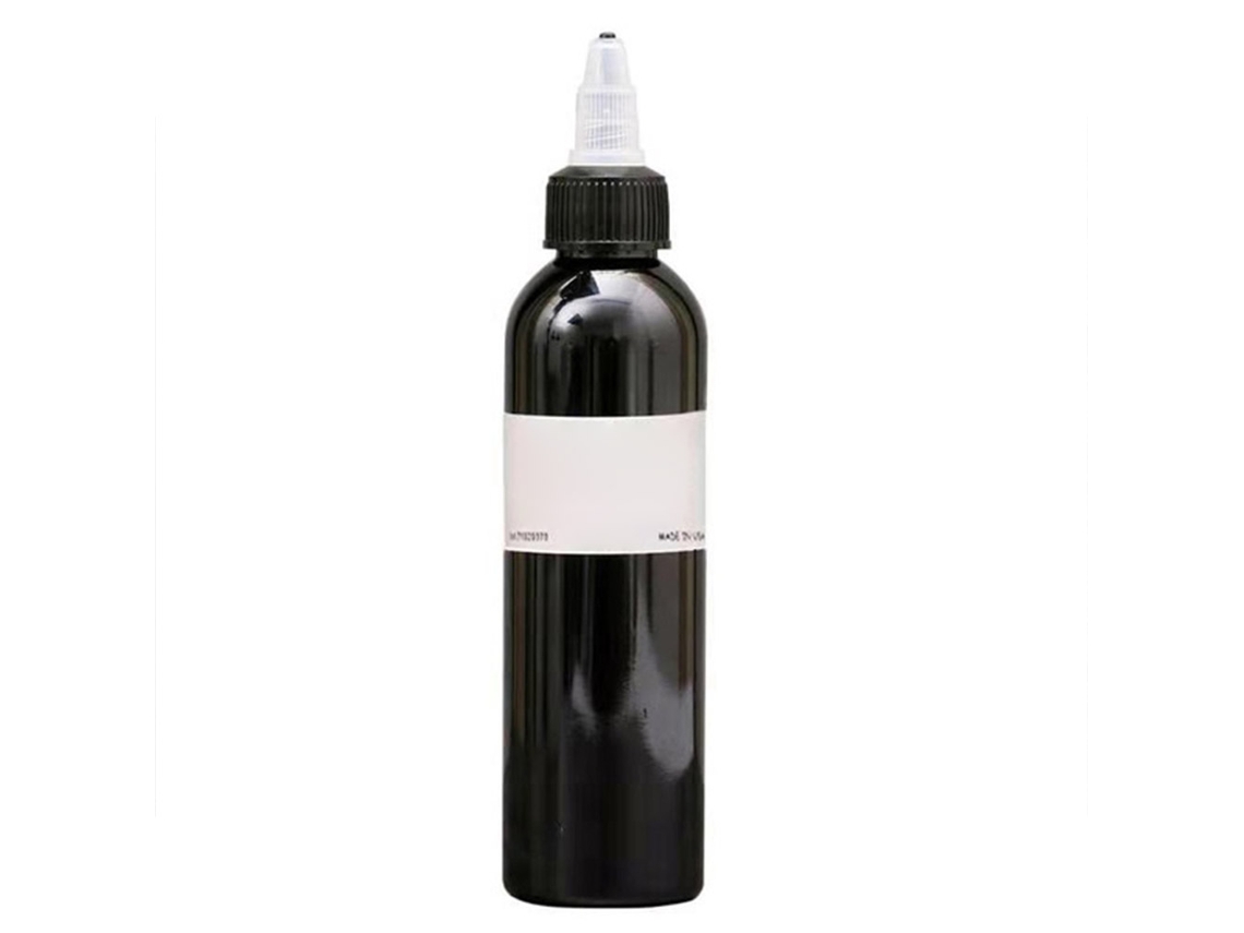 Tinta profissional para tatuagem, ideal para prática de arte corporal em casa.