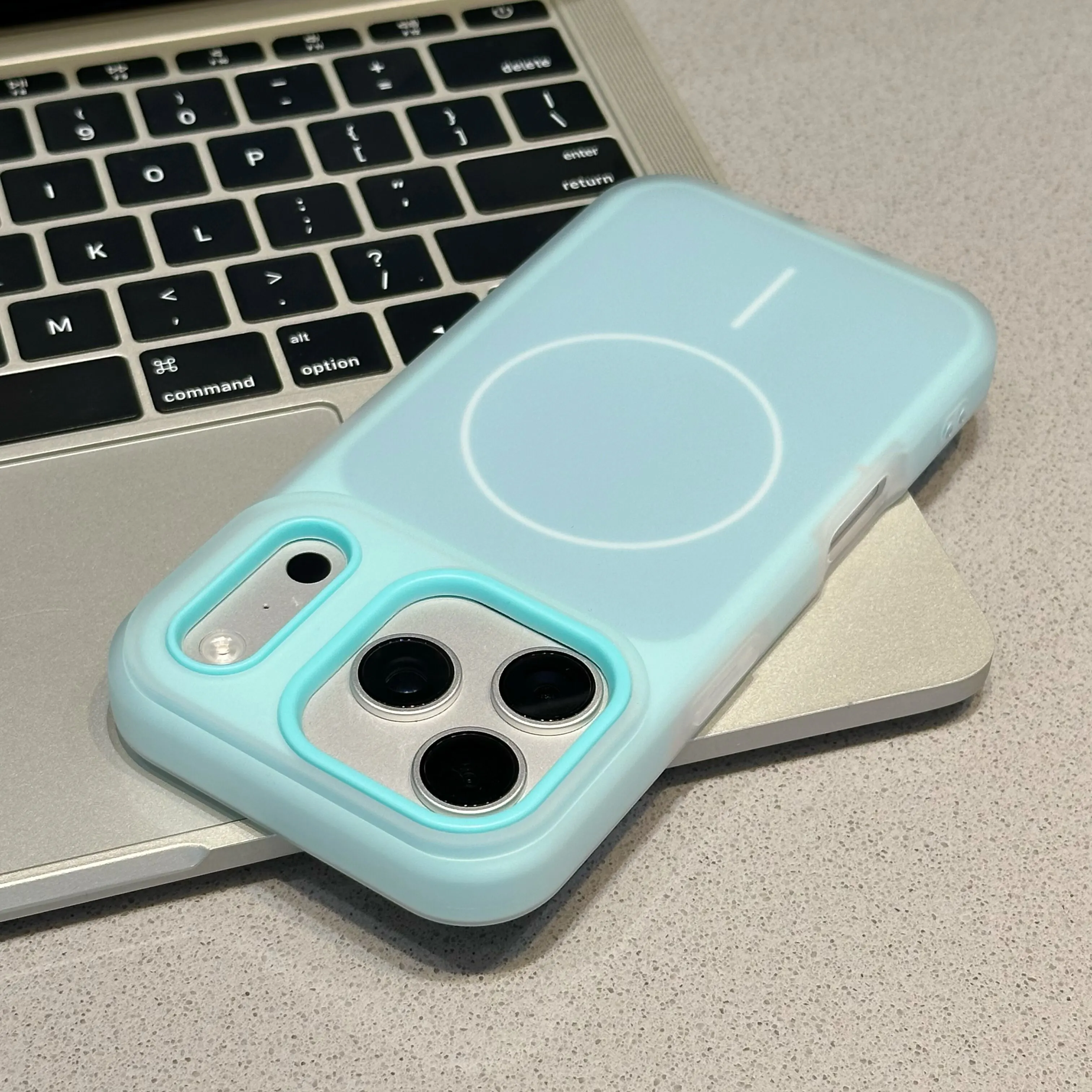 Capa Protetora Magnética 2 Em 1 Fosca Para Iphone 14 Pro Com Carregamento Integrado E À Prova De Choque.
