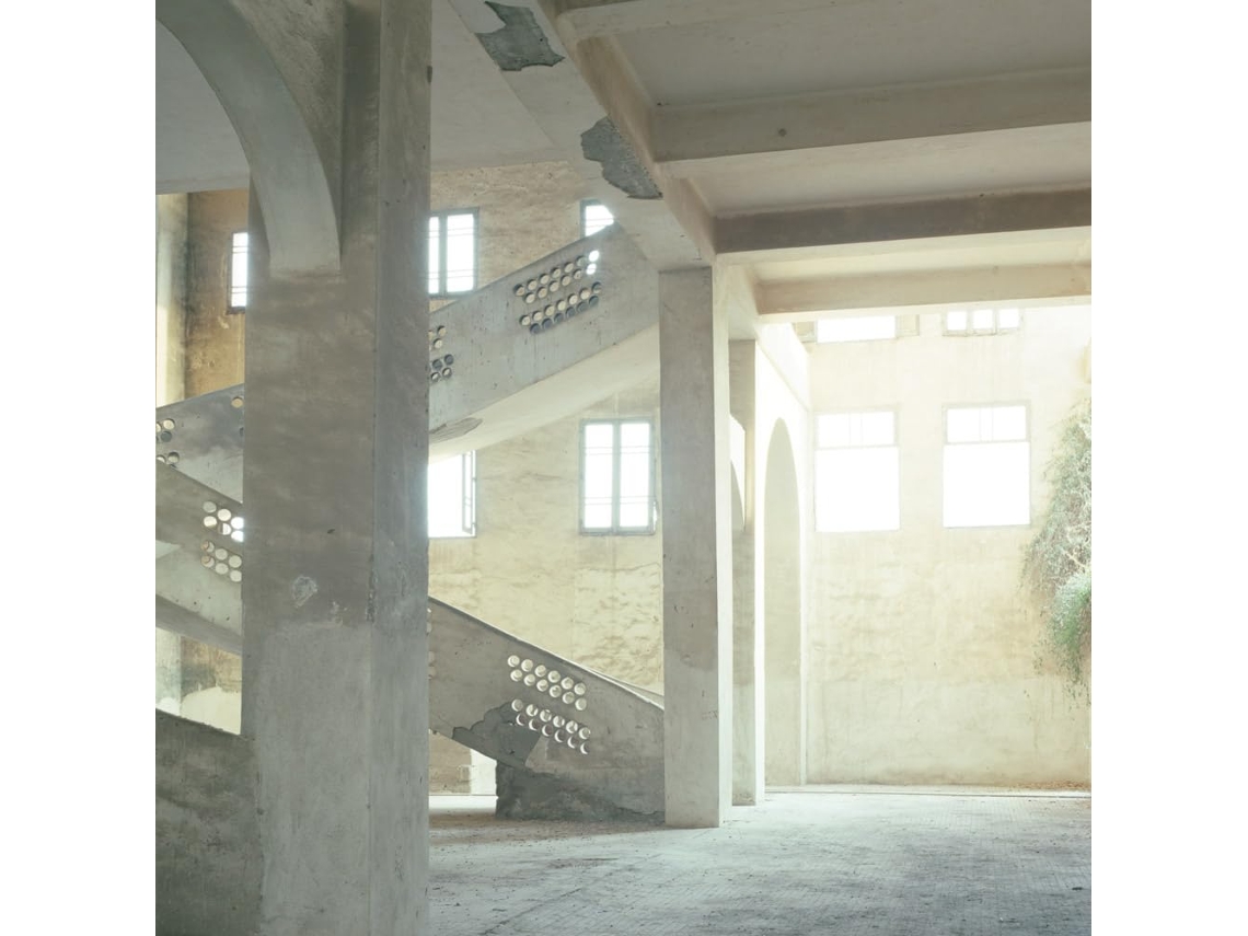 Livro Genius of the Place Khuzam Palace de Skira (Inglês)
