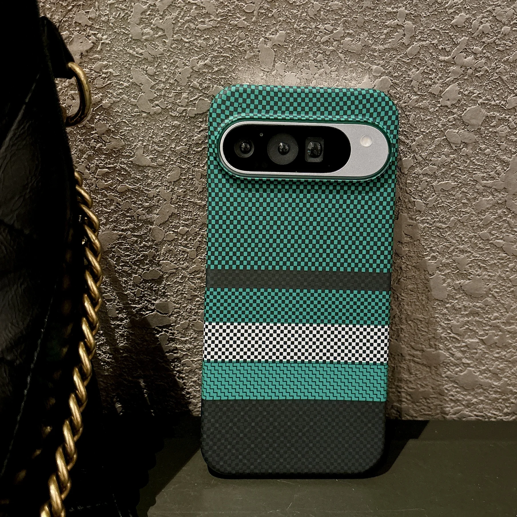 Capa Rígida Magnética Para Celular Com Textura De Fibra De Carbono (google Pixel 7 Pro)