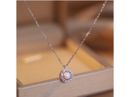 Colar de Opala em Ouro Branco e Prata de Lei 925, uma Gargantilha Minimalista Delicada e Requintada Cravejada com Opalas. MDUG