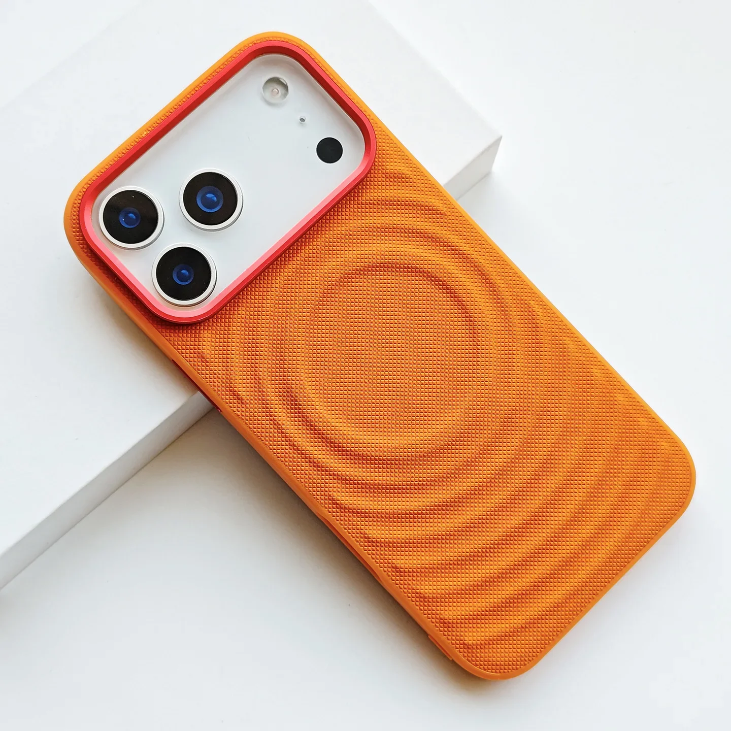 Capa De Celular Em Couro Ondulado (laranja Para Iphone 17 Pro) Com Fecho Magnético.