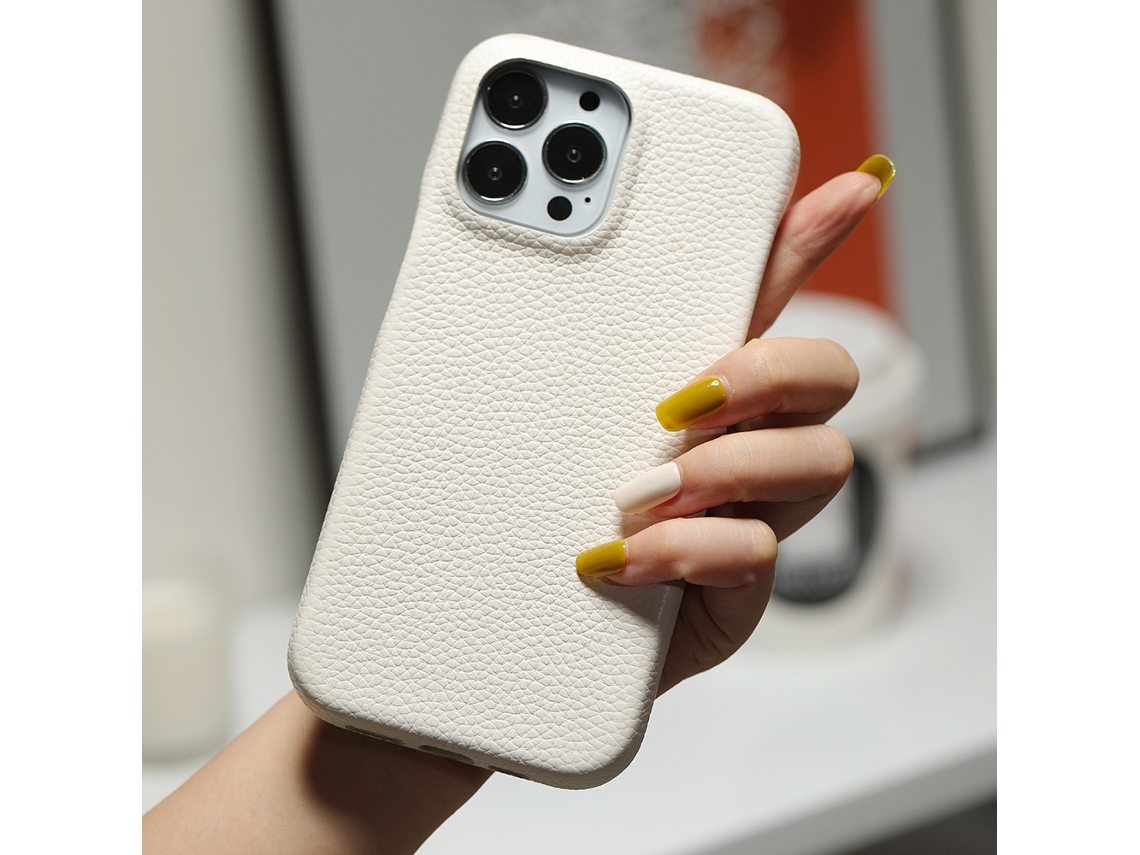 Capa Para Iphone 17 Em Couro Branco Com Design Exclusivo E Meia Face.
