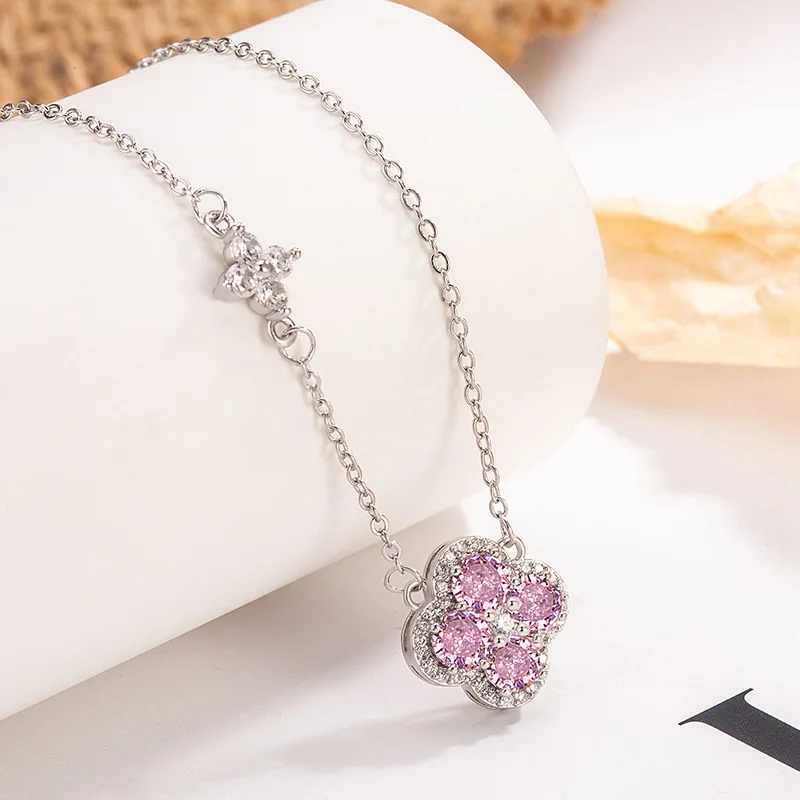 Colar Com Pingente De Trevo De Quatro Folhas (rosa), Joia Ideal Para Presentear Em Casamentos E Festas De Noivado.
