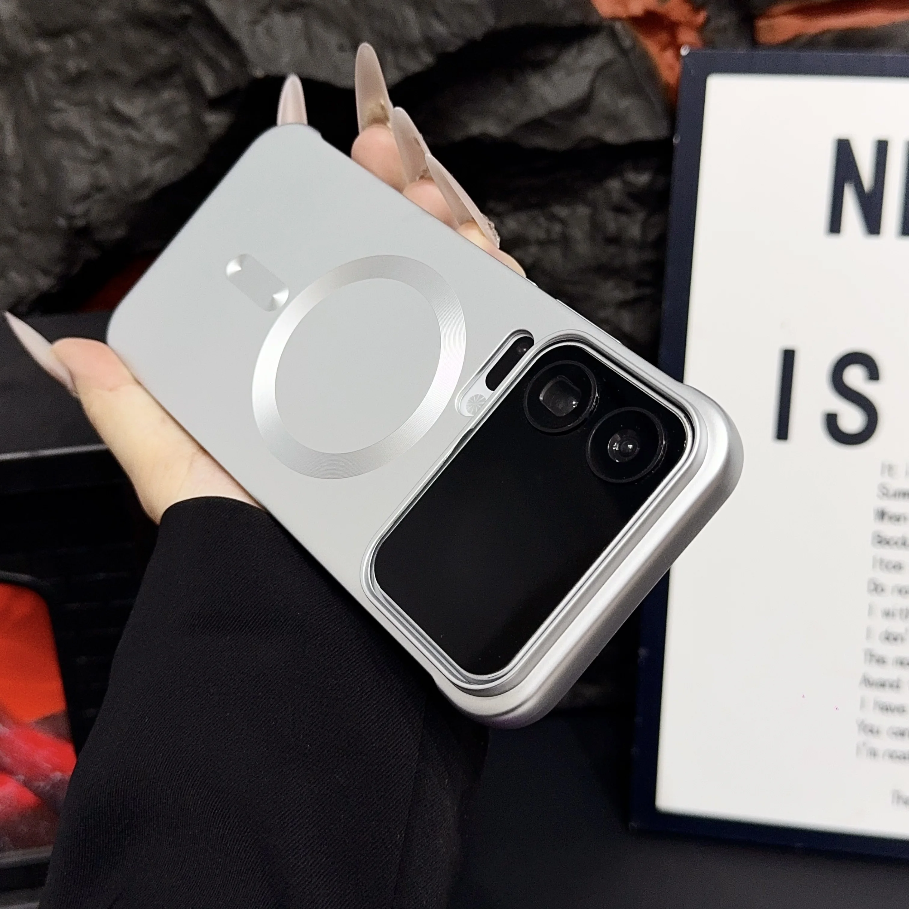 Capa Rígida Fosca Sem Moldura Para Xiaomi 15 Ultra (prateada), Ultrafina E Magnética.