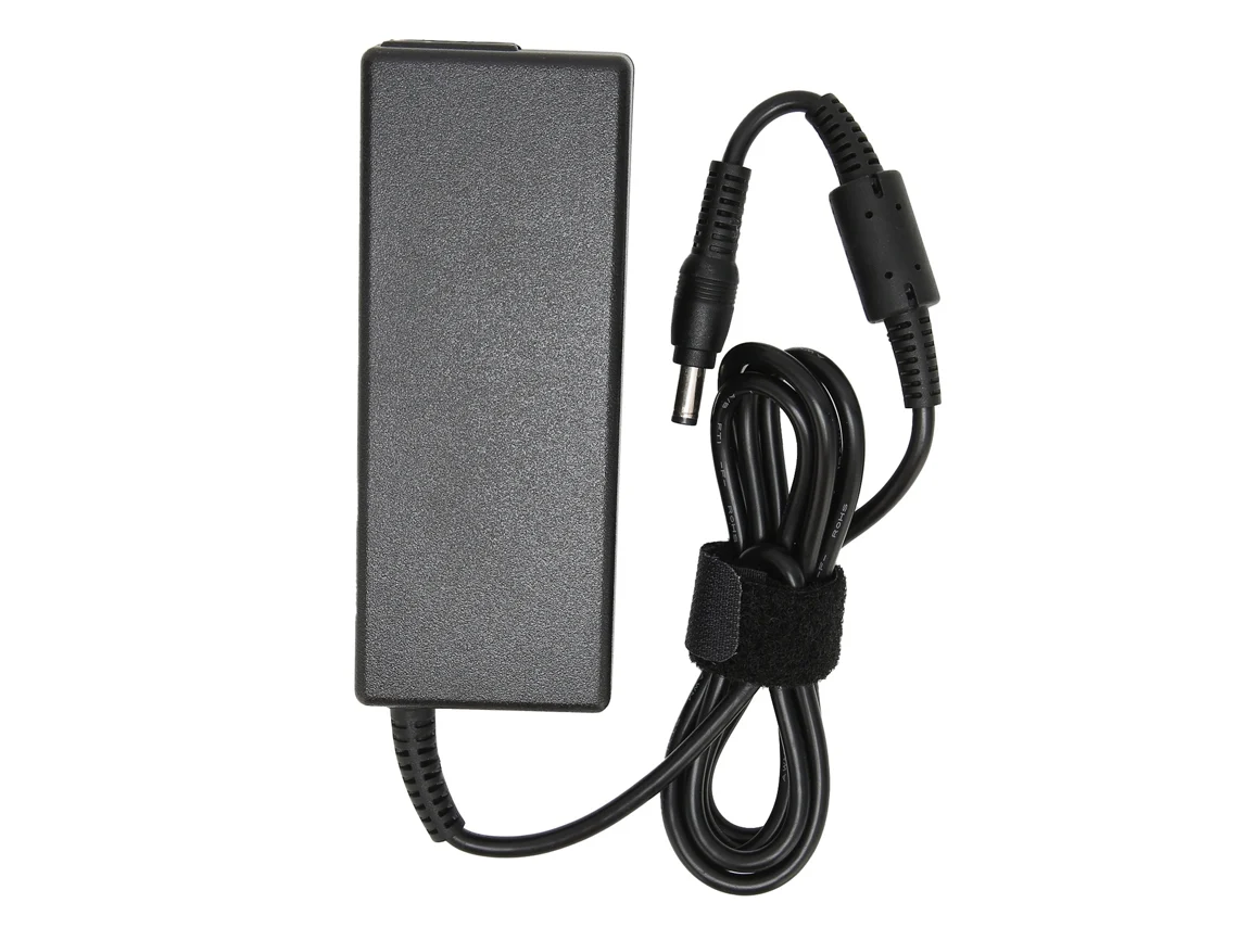 Adaptador De Energia Ignífugo, Resistente Ao Desgaste, Para Notebook Toshiba 19v 3.95a 75w, Porta Redonda 5.5mm.