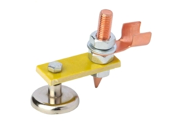 Suporte de soldagem com forte magnetismo, grande sucção e pino ajustável para fixação em terra.