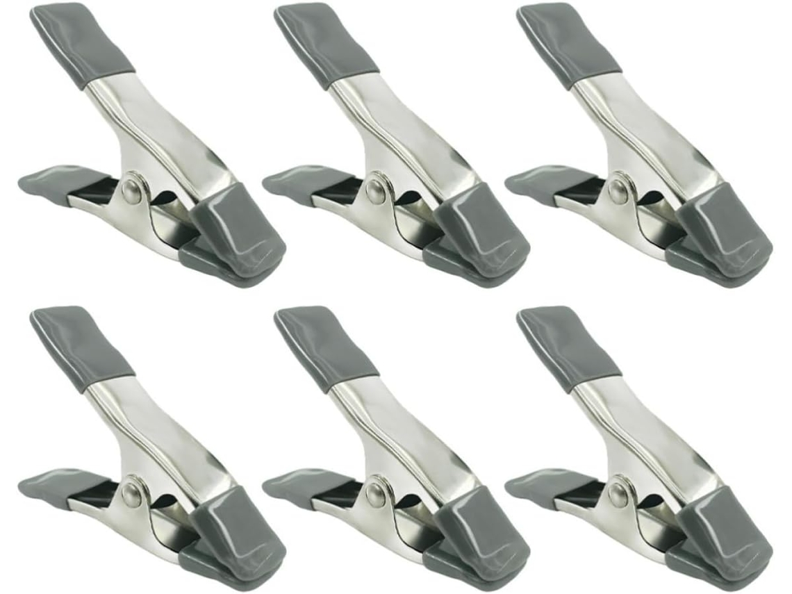 Conjunto de 6 peças de suportes e garras reforçadas em ferro fundido para fundos fotográficos, com design ergonômico.