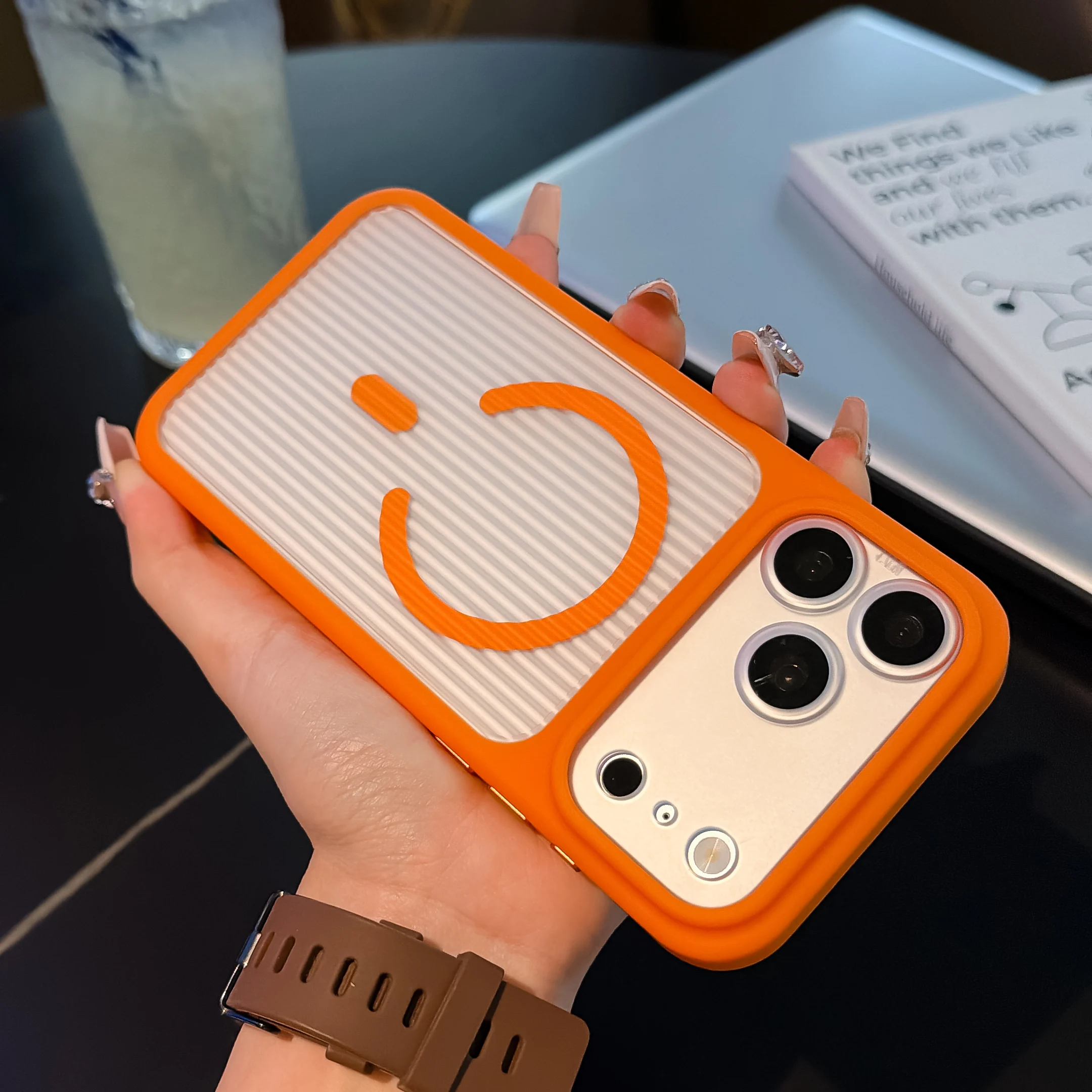 (iphone 12 Laranja) Capa Protetora Magnética Fosca Semitransparente, Tpu