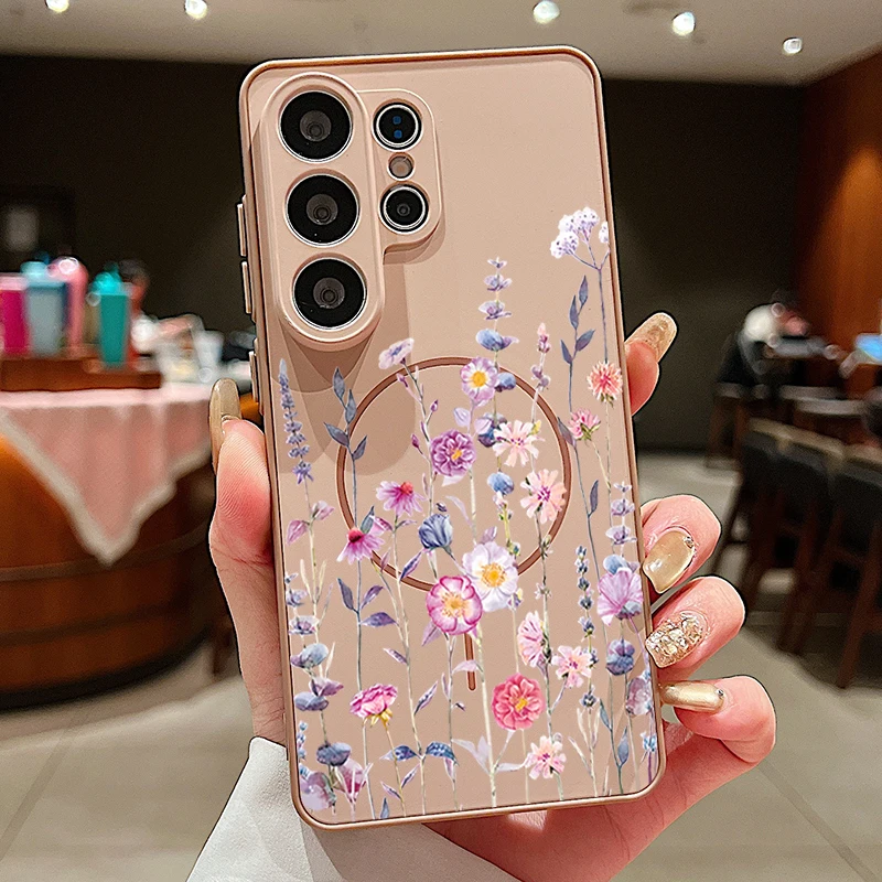 Capa Magnética Rígida Para Samsung Galaxy S26 (dourada), Com Estampa De Flores Pequenas.