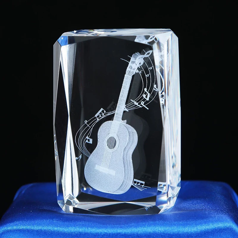 Estátua de Instrumento Musical em Cristal 3d, para Amantes da Música e Decoração de Casa. MDUG (sem Base)