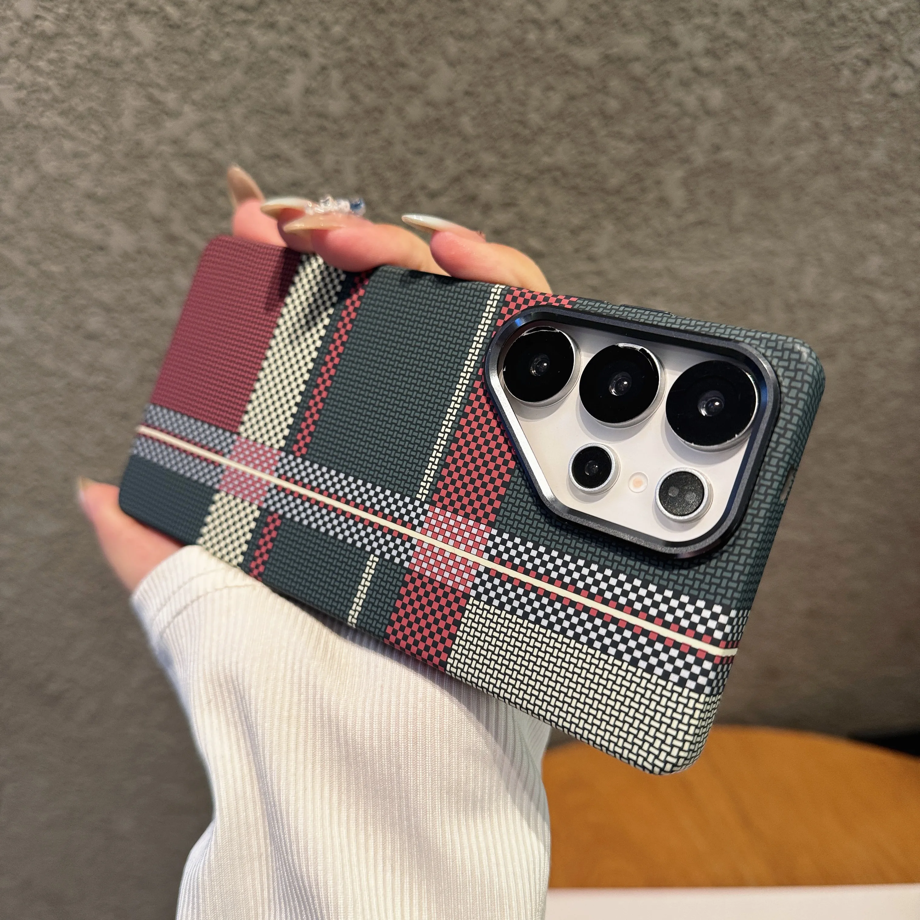 Capa Para Celular Com Textura De Fibra De Carbono Elegante (galaxy S25), Capa Protetora Magnética Invisível À Prova De Choque.